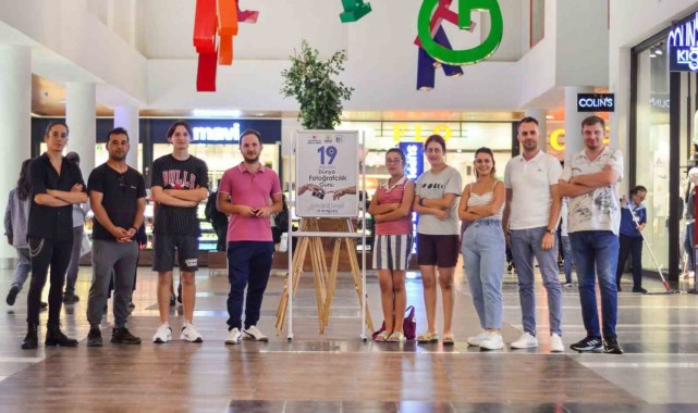 Manisalı fotoğrafçılar 'Dünya Fotoğrafçılık Günü'nü sergiyle kutladı