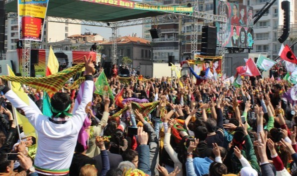 Nevruz etkinliğinde terör propagandası yapan konuşmacı gözaltına alındı