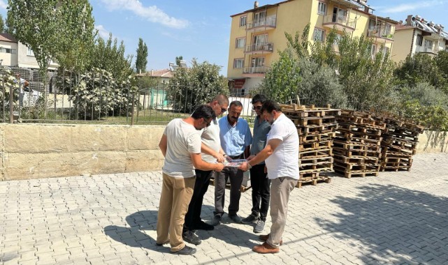 Selendi'de üstyapı çalışmaları sürüyor