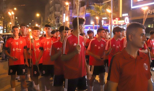 Turgutluspor kortej yürüyüşüne katıldı