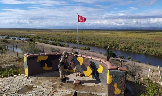 Yunanistan'dan Türkiye'ye girmeye çalışan 2 terörist yakalandı