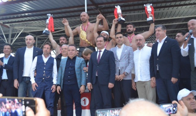 671. Tarihi Elmalı Yağlı Güreşleri'nde başpehlivan Ali Gürbüz