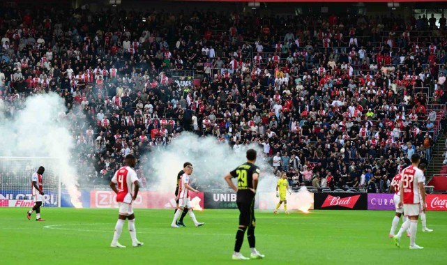 Ajax - Feyenoord maçı yarıda kaldı