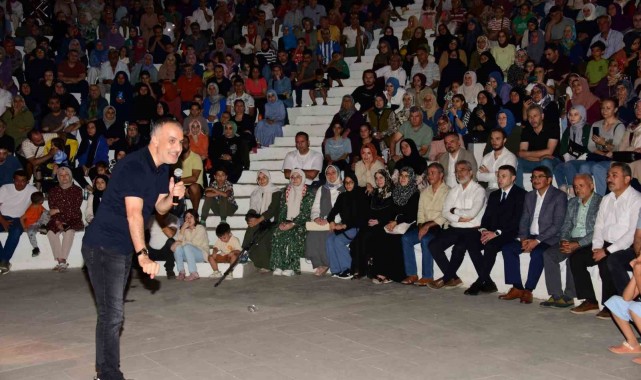 Bekir Develi 'Bizim Hikayemiz'le Manisalılarla buluştu