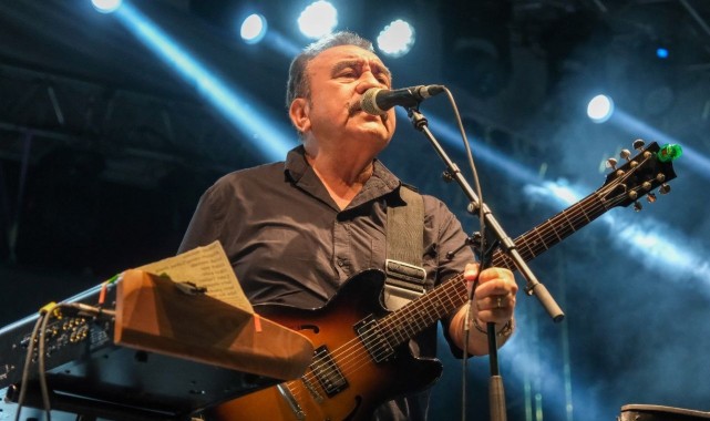 Fantezi müziğinin ustalarından Menemen'de nostalji