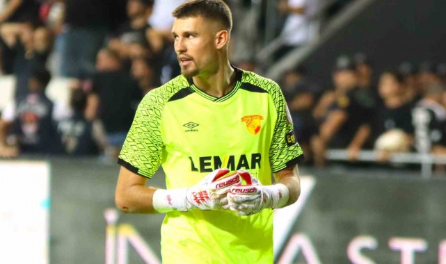 Göztepeli Mateusz Lis, kalesinde güven veriyor