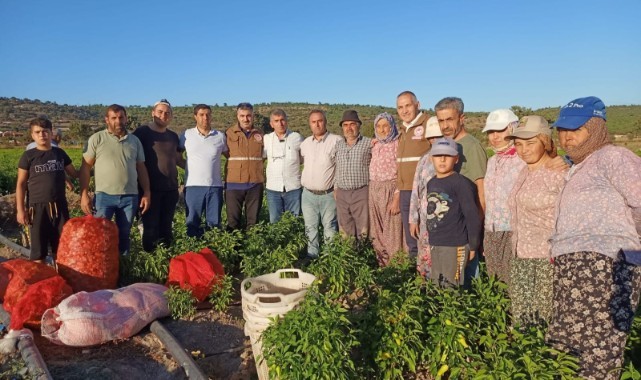 İl Müdürü Öztürk, biber üreticileriyle bir araya geldi