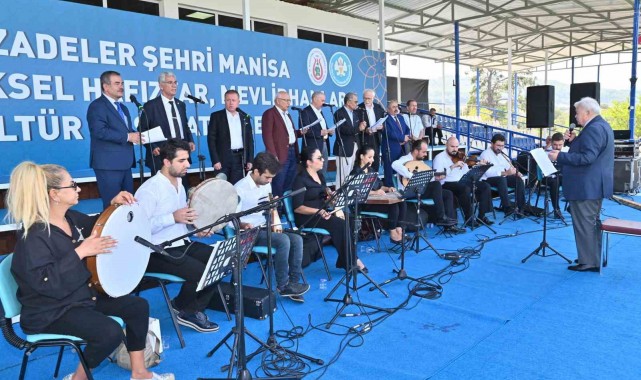 Kur'an-ı Kerim tilaveti ve ilahilerle Manisa semaları çınladı