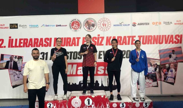 Manisa BBSK Karate Takımı'ndan 11 madalya