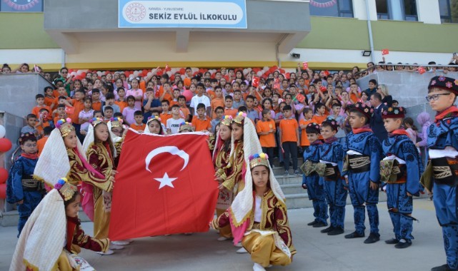 Manisa'da 265 bin 537 öğrenci ders başı yaptı