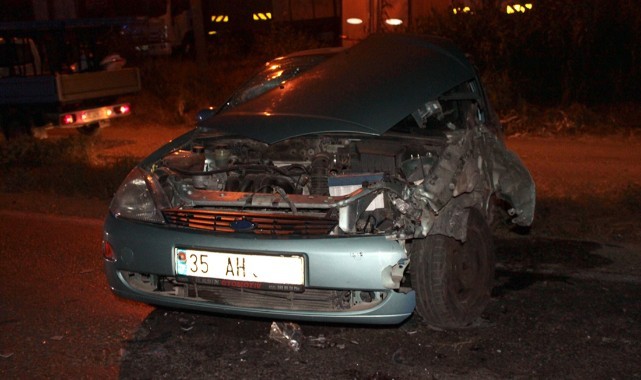 Ödemiş'te iki otomobilin çarpışması sonucu 5 kişi yaralandı