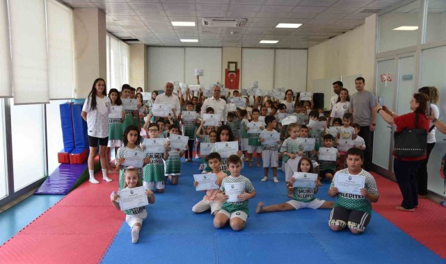 Salihli'de yaz spor kursları sertifika töreniyle son buldu