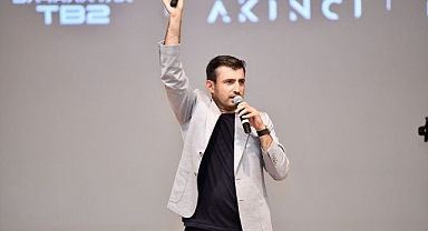 Selçuk Bayraktar'a İzmir'de 'Fahri Doktora' unvanı