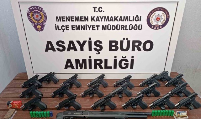 Suç makinesi sahte kimlikle silah ticareti yaparken yakalandı