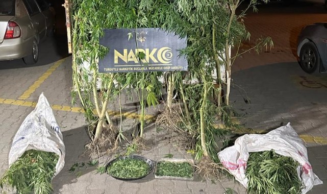 Turgutlu'da narkotikten uyuşturucu tacirlerine geçit yok: 9 tutuklama!