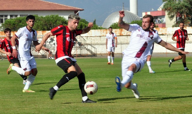 Turgutluspor 90+8'de golü buldu: 1-1