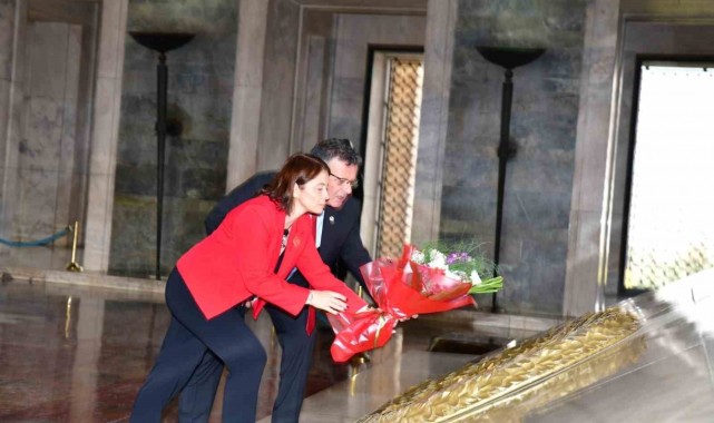 Alaşehir Belediyesinden kadınlara Anıtkabir ziyareti