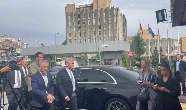 Bakan Yerlikaya ve MİT Başkanı Kalın'dan saldırı girişiminde yaralanan polislere ziyaret