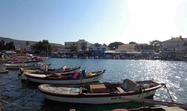 Foça'da kıyı balıkçılığı yapılabilecek bölgeler azaldı