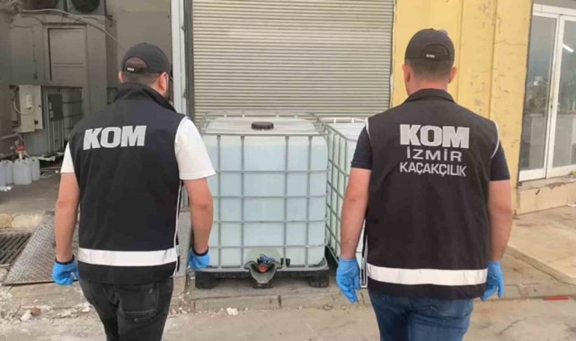 İzmir'de sigara kaçakçılarına ve sahte alkol imalathanesine operasyon
