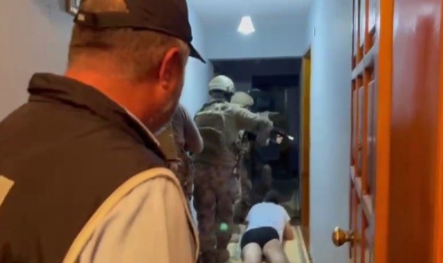 İzmir'de tefeciler, dolandırıcılar ve vergi kaçakçılarına operasyon 