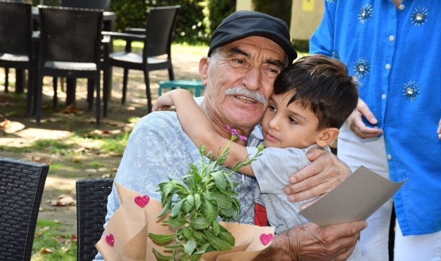 Manisa Büyükşehir Belediyesi çınarlar ve fidanları bir araya getirdi