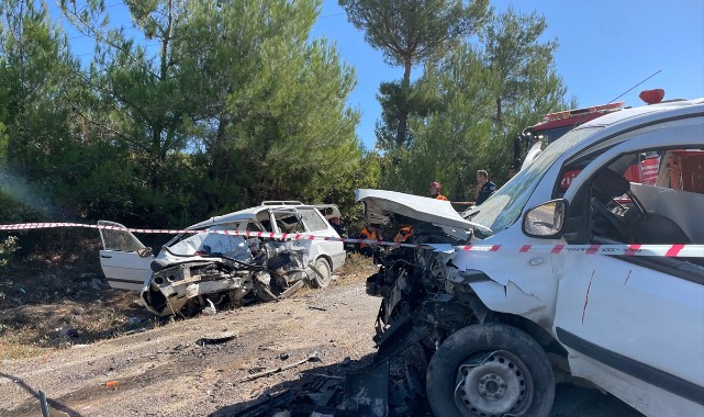 Manisa'da feci kaza: 2 kişi öldü 3 kişi yaralandı