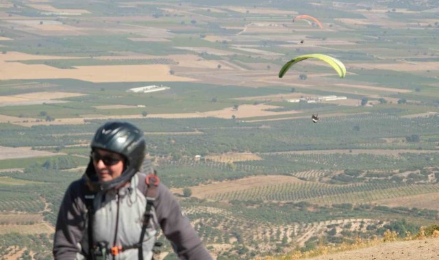 Manisa, paraşüt sporcularının yeni üssü haline geliyor