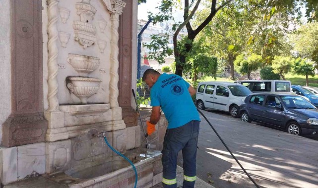 Manisa'daki hayrat çeşmeleri temizleniyor