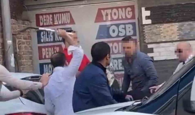 Tartıştığı sürücünün kafasında sopa kırdı