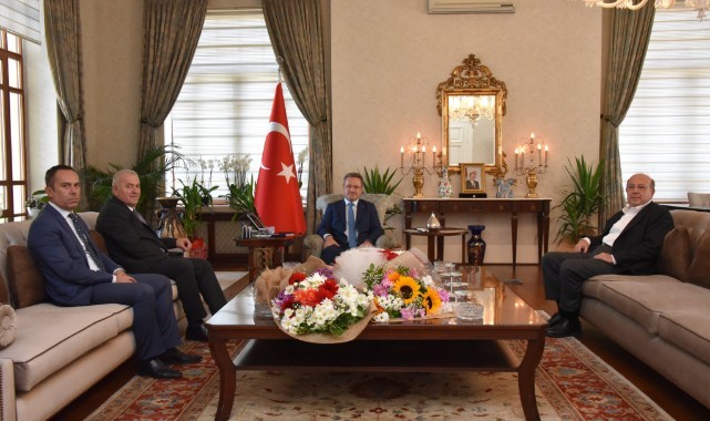 Turgutlu OSB Başkanı Özer ve yönetiminden Vali Ünlü'ye ziyaret