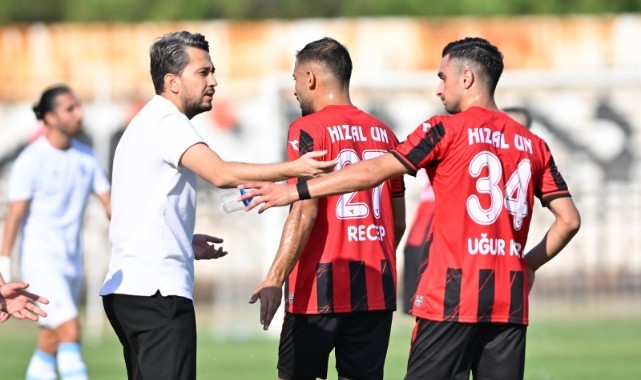 Turgutluspor liderliği Karşıyaka'ya kaptırdı