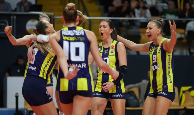 Fenerbahçe Opet, ezeli rakibine ilk yenilgisi tattırdı