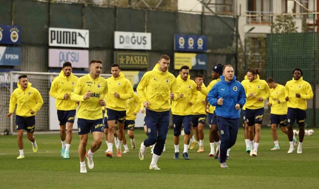 Fenerbahçe'nin kamp kadrosu belli oldu
