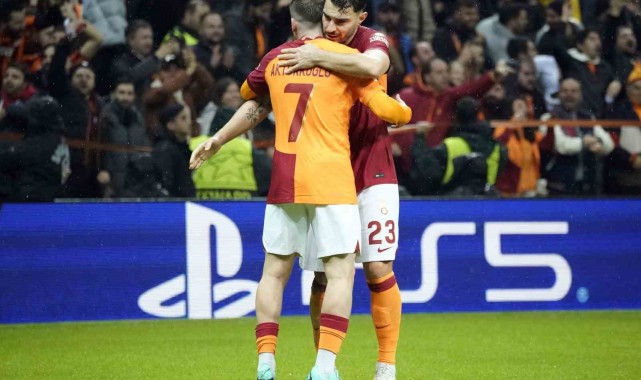 Galatasaray, M. United karşısında pes etmedi!