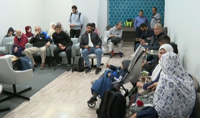 Gazze'den tahliye edilen 44 Türk vatandaşı İstanbul'a geldi