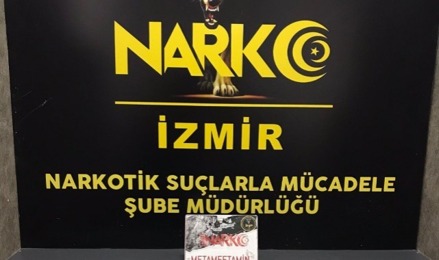 İzmir'de düzenlenen operasyonda 5 kilo 403 gram sentetik uyuşturucu ele geçirildi