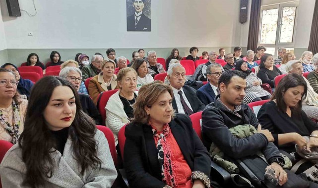 İzmir'de 60 yaş üstü öğrenciler için ders zili çaldı