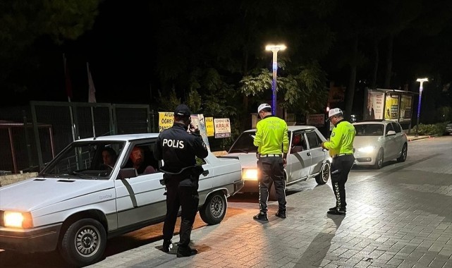 Manisa'da 8 kişi yakalandı