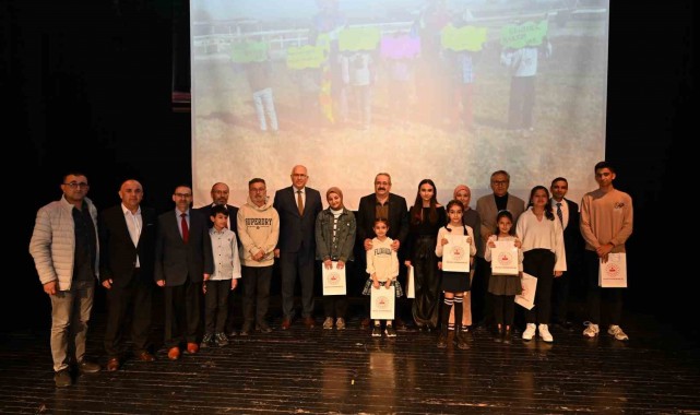 Salihli'de Çocuklar Günü'nde anlamlı etkinlik