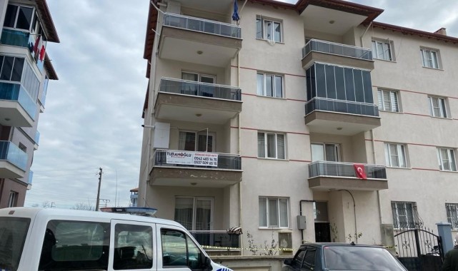 4. kattan düşen öğretmen hayata tutunamadı