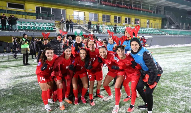 A Milli Kadın Futbol Takımı, Litvanya'yı farklı mağlup etti