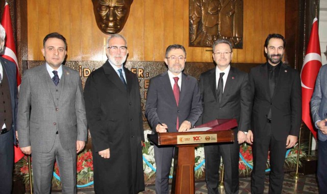 Bakan Yumaklı Manisa Valisi Ünlü'yü ziyaret etti