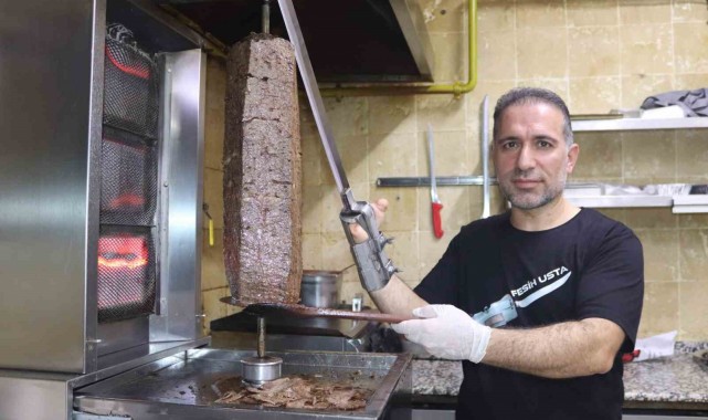 "Demir elli usta" Çok sevdiği mesleğini sürdürebilmek için engelleri aştı! 