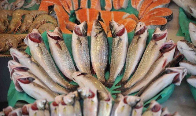 Egeli balıkçıların 11 aylık ihracatı 1 milyar doları aştı