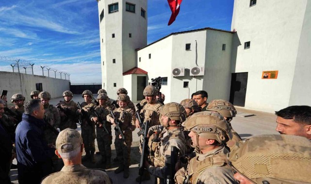 İçişleri Bakanı Yerlikaya'dan Mardin'deki jandarma üs bölgesine ziyaret