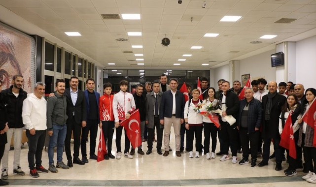 İsrail'i 8-4 yenerek şampiyon oldular