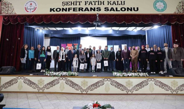 Manisa'da "Kalbimdeki İyilik Filistin" adlı şiir yarışması düzenlendi