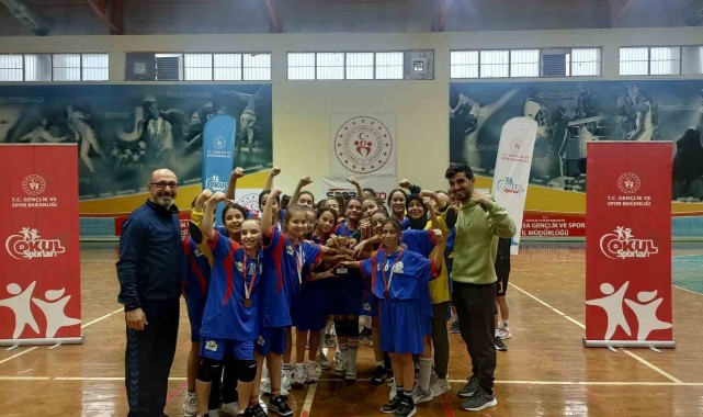 Manisa'da küçükler hentbol müsabakaları sona erdi