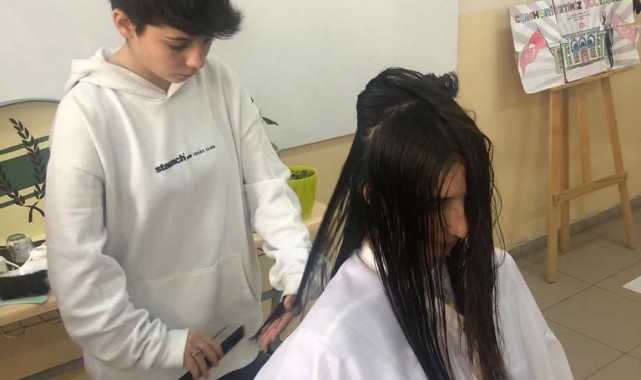 Manisa'da mesleki eğitim öğrencileri özel öğrencileri unutmadı